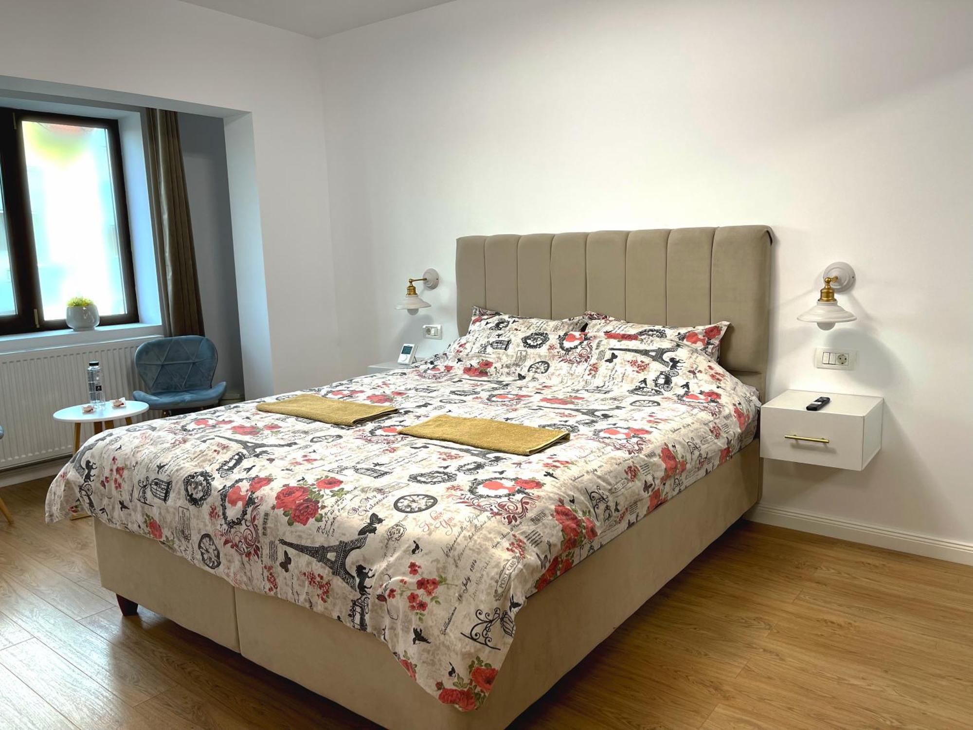 Central Residence Targu Jiu Luaran gambar