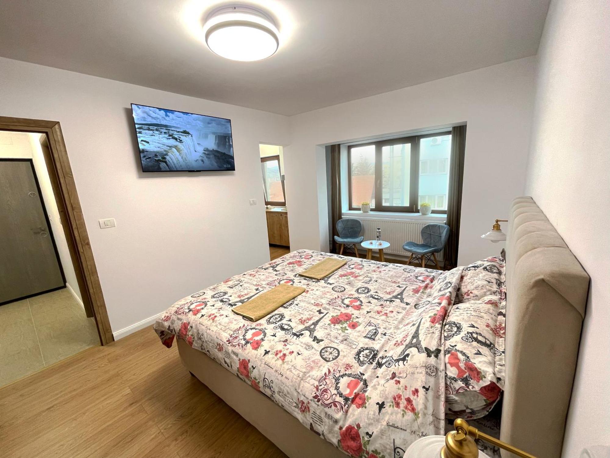 Central Residence Targu Jiu Luaran gambar