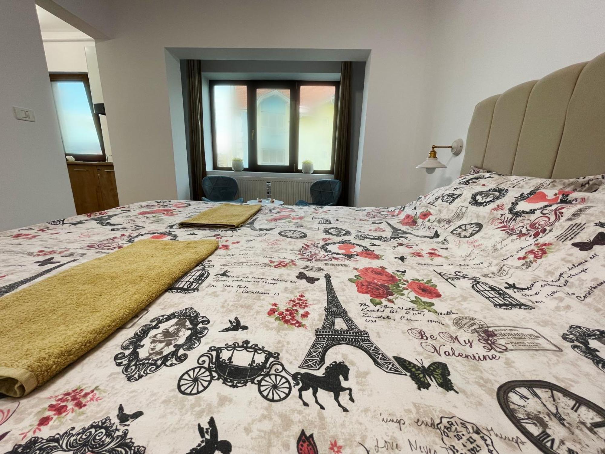 Central Residence Targu Jiu Luaran gambar